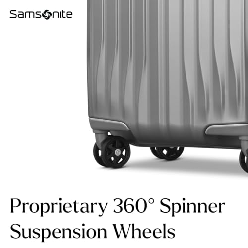 31" Lightweight Hardside Polycarbonate Checked Luggage with Spinner Wheels K633601